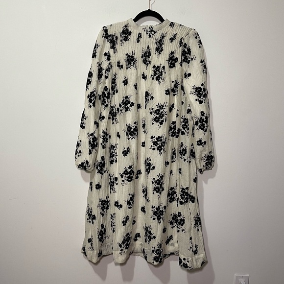 Static Dresses & Skirts - Static wmn white black burnt velvet floral print puff long sleeve midi dress XS